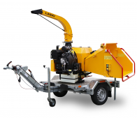 Powerful chipper with petrol engine and height-adjustable drawbar (38 HP) LS 160 PPBS