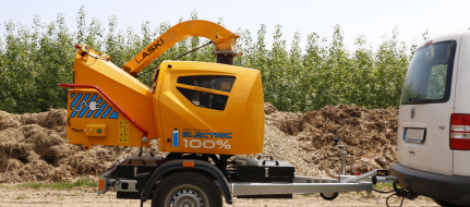 Powerful BATTERY-powered wood chipper LS 160 AB