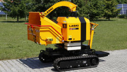 Powerful chipper on tracked chassis with petrol engine LS 160 P Track