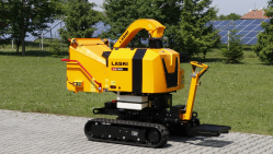 Powerful chipper on tracked chassis with petrol engine LS 160 P Track