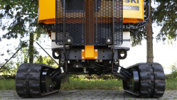 Powerful chipper on tracked chassis with petrol engine LS 160 P Track